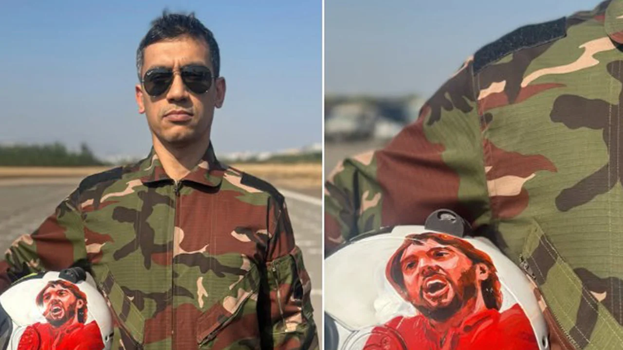 বিজয় দিবসে পতাকা হাতে প্যারাট্রুপিং করে বিশ্ব রেকর্ডের প্রস্তুতি, হাদির ছবি আঁকা হেলমেট পরে জাম্প করবেন আশিক চৌধুরী